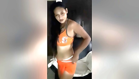 Indian babe with a big ass gets fucked so hard in her ass