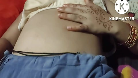 Indian housewife gets hot while playing with her clit