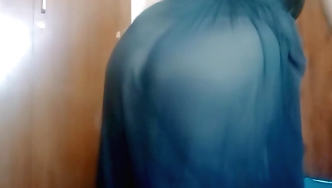 Chubby big-titted indian chick showing off her body