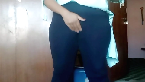 amateur solo female fucks with fingers in her tight ass