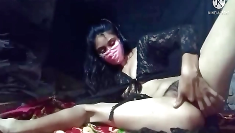 Amateur brunette plays with her pussy on the web camera