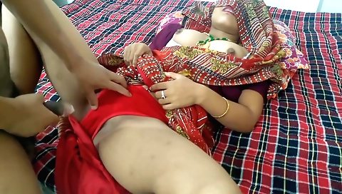 Indian babe gets fucked in her tight pussy by a guy