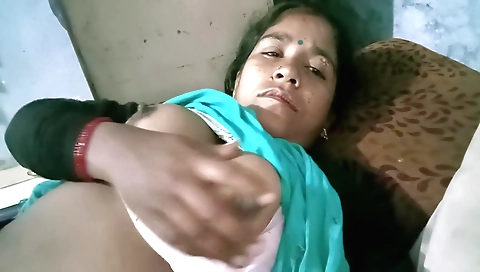Indian brunette amateur is nailed in bed in a hot solo video