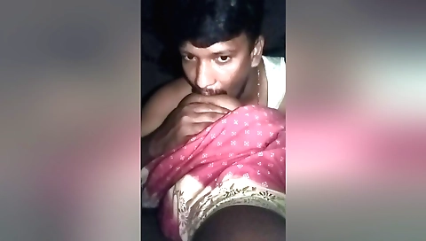 Indian wife enjoys her huge ass while she is in bed