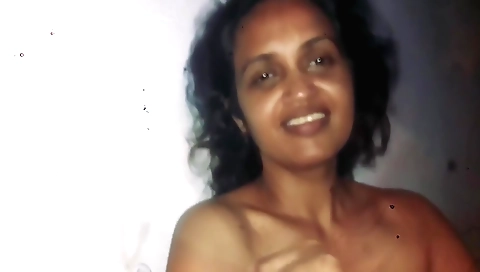 Indian brunette gets fucked in POV in homemade vid