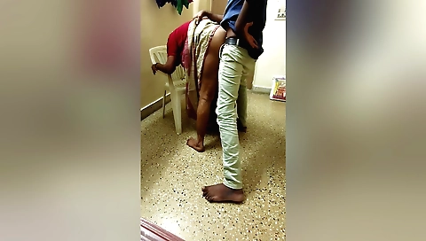 Amateurs girl with short hair left with delivery boy
