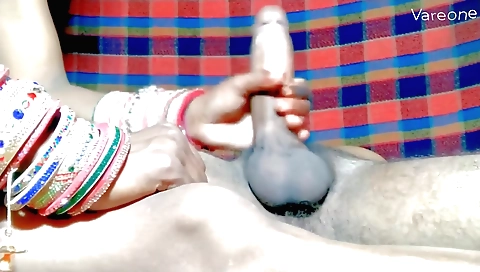 Indian amateur wife fucked on cam by hubby on the bedroom