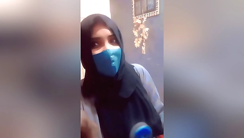 Hot chick is getting really horny and wants to fuck a guy in the bed
