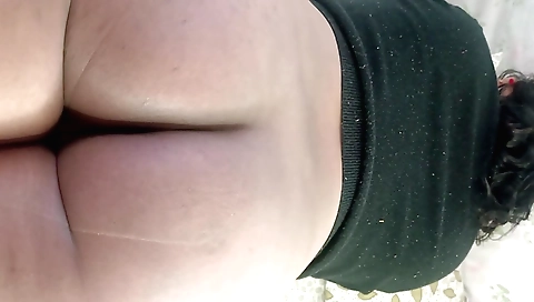 Big ass amateur brunette shows off her curves and tits
