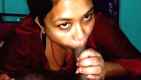 Indian woman has a perfect mouth for a deep throat porn video