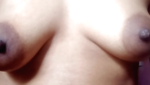Indian housewife with a very sexy body enjoys porn