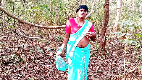 Big ass pornstar fucked on the jungle in amateur vid