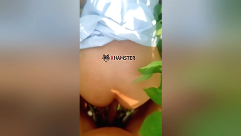 Indian bhabhi gets a dick in her hot pussy outside