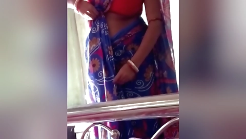 Busty amateur brunette with sexy tits and a bikini