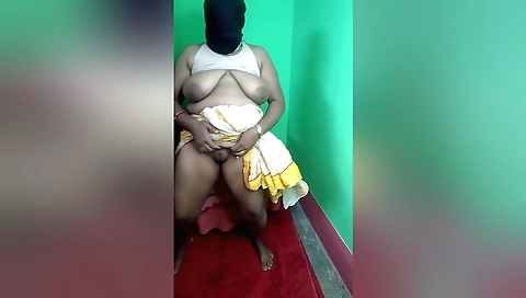 Sexy Indian solo beauty with big tits dancing for the camera