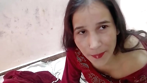 Indian solo girl making a blowjob in hd porn video