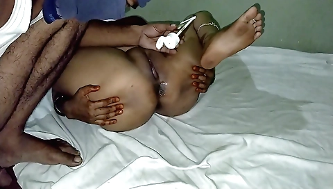 Indian slut with a nice ass has some fun with her lover