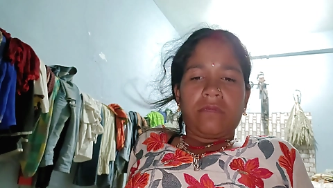 Indian girl fucks her husband's big dick in amateur hd video