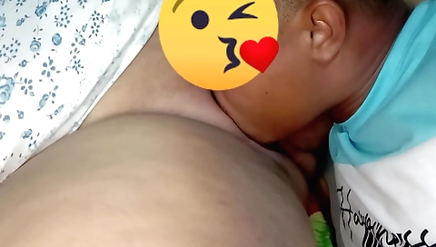 Indian babe gets fucked in the kitchen in homemade clip