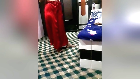 Amateur video solo masturbation of a beautiful brunette