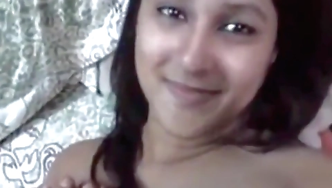 Indian hottie with big boobs and a nice mouth gets facial
