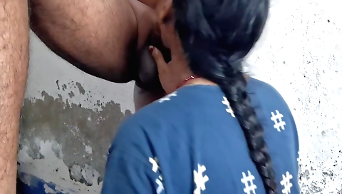 Indian teen gets a blowjob in her boyfriend's house