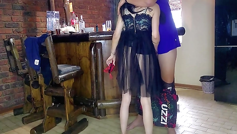 Amateur threeway on wednesday with two girls and a dude