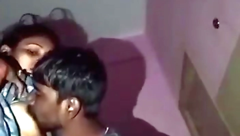 Indian girl takes off dress to make hot webcam clip
