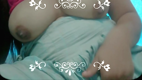 Chubby chick in white outfit with nothing on cam on