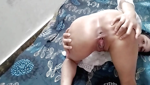 Sexy solo female video with a white dress and sexy figure