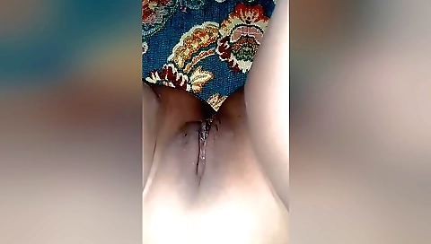 Indian teen sucks and plays her pussy in a bedroom