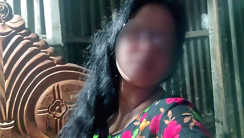 Brunette indian slut masturbates hairy pussy in bedroom solo