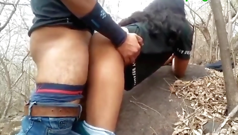 Indian teen shows her body in the outdoor webcam video