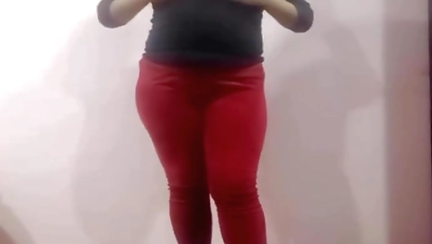 Busty brunette amateur shows her huge ass on webcam