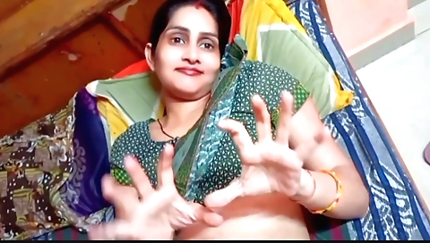 Indian sex video with a hot brunette in her bra and panties