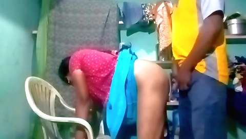 Indian teacher gives sex to her boyfriend on web cam
