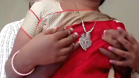 Indian wife with nice ass gets fucked in red saree