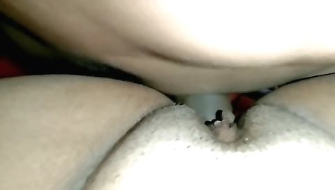Indian bhabhi in webcam video fucking with a big ass