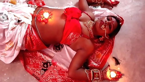 Sexy indian brunette is cumbing on her pussy in solo 3d video