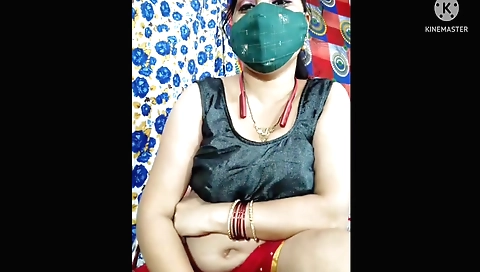 Baboo bhabhi shows off her body in the webcam video