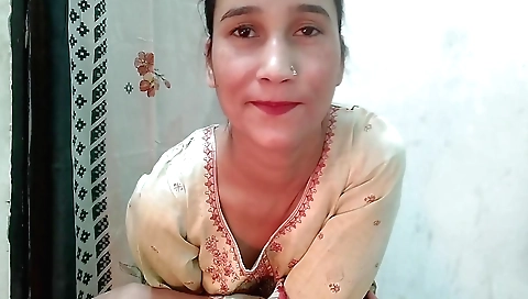 Indian amateur brunette with a sexy body plays with a cock