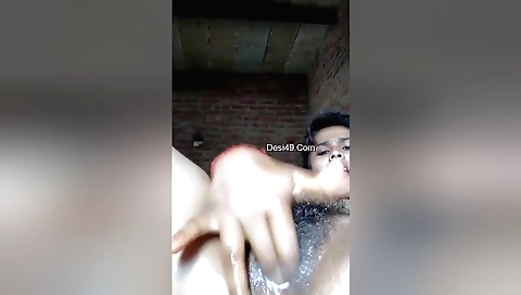 Amateur brunette fingered and fingered her hairy pussy