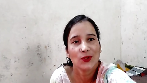 Hindi solo video showing the girl with a perfect body