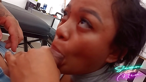 Horny stepsister with a hot ass is giving an asslick