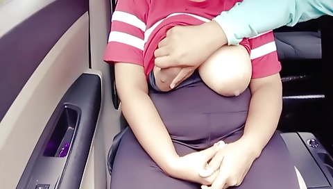 Indian woman with big boobs in public shows her body